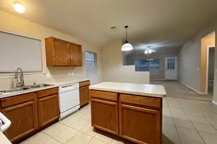 376 Spruce Dr, Kyle, TX 78640 - Photo 6