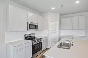 13517 Stocksbridge Dr, Pflugerville, TX 78660 - Photo 6
