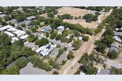 402 Swanee Drive, Austin, TX 78752 - Photo 8