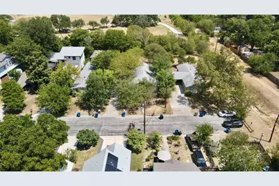 402 Swanee Drive, Austin, TX 78752 - Photo 2