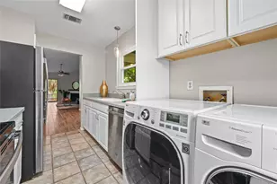 1601 Faro Dr, Austin, TX 78741 - Photo 6