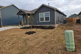 510 Sunray Dr, Lockhart, TX 78644 - Photo 2