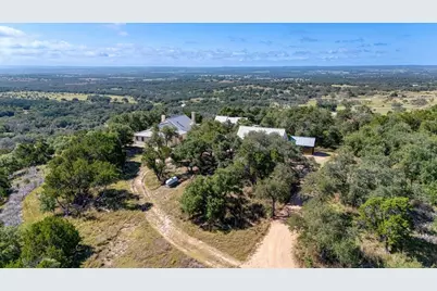 309 Ridgeview Drive, Fredericksburg, TX 78624 - Photo 2