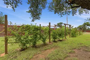 130 Saddle Ln, Liberty Hill, TX 78642 - Photo 32