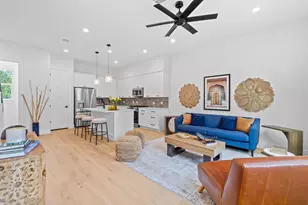911 Calle Limon, Austin, TX 78702 - Photo 1