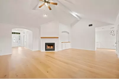 1319 Rocky Creek Drive, Pflugerville, TX 78660 - Photo 4