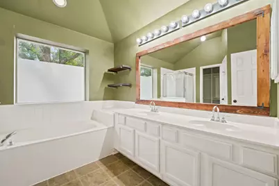 1319 Rocky Creek Drive, Pflugerville, TX 78660 - Photo 14