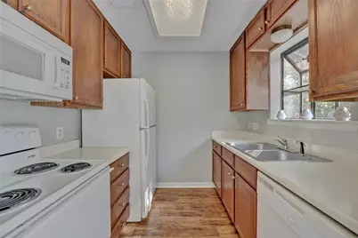 711 W 21st Street #204, Austin, TX 78705 - Photo 12