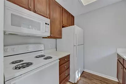 711 W 21st Street #204, Austin, TX 78705 - Photo 14