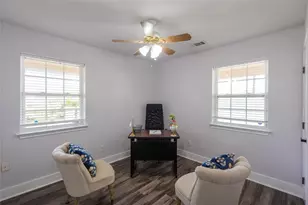 201 E Eggleston St, Manor, TX 78653 - Photo 20