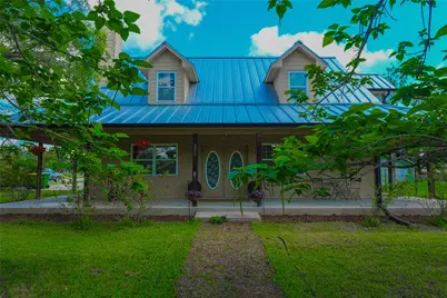 201 E Eggleston Street, Manor, TX 78653 - Photo 2