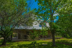 201 E Eggleston St, Manor, TX 78653 - Photo 28
