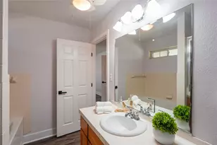 201 E Eggleston St, Manor, TX 78653 - Photo 22