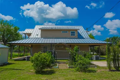 201 E Eggleston Street, Manor, TX 78653 - Photo 32