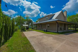 201 E Eggleston St, Manor, TX 78653 - Photo 30