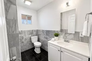 4611 Milburn Ln, Austin, TX 78702 - Photo 6