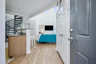 2502 Leon St, Austin, TX 78705 - Photo 2