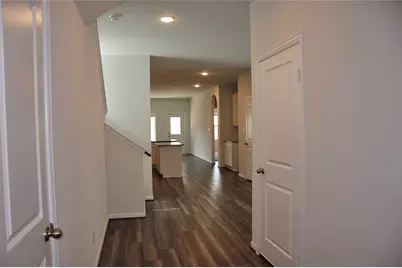 504 Lt Rusty Drive, Jarrell, TX 76537 - Photo 8