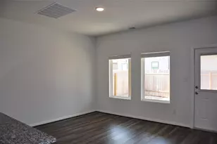 504 Lt Rusty Dr, Jarrell, TX 76537 - Photo 10