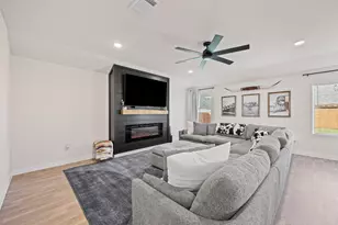 600 Davis Mountain Dr, Lockhart, TX 78644 - Photo 6