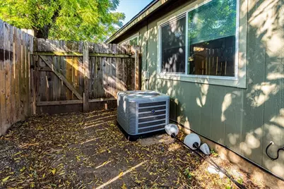 2302 Tern Circle #B, Austin, TX 78744 - Photo 18