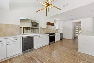 1111 Spearson Ln, Austin, TX 78745 - Photo 20