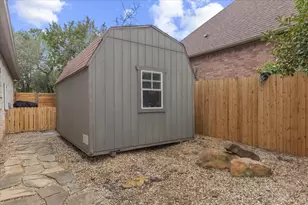 811 Presa Arriba Rd, Austin, TX 78733 - Photo 34