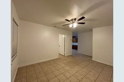 1804 W Avenue H Avenue #D, Temple, TX 76504 - Photo 2