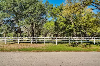 111 N Showhorse Drive, Liberty Hill, TX 78642 - Photo 40