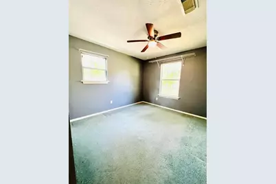 2105 W Gillis Avenue, Cameron, TX 76520 - Photo 14