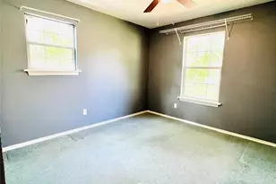 2105 W Gillis Ave, Cameron, TX 76520 - Photo 14