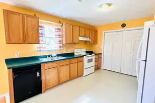 2105 W Gillis Ave, Cameron, TX 76520 - Photo 10