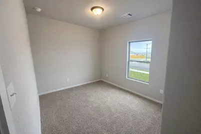 181 Sleep Hollow, Jarrell, TX 76537 - Photo 14