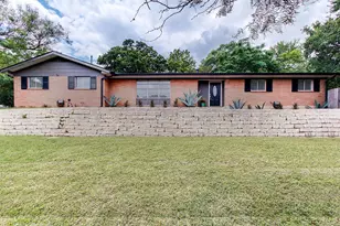1304 Loma Dr, Austin, TX 78741 - Photo 2