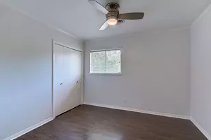 1304 Loma Dr, Austin, TX 78741 - Photo 16