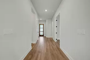1143 Rusty Blackhaw Trl, San Marcos, TX 78666 - Photo 2
