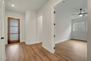 1143 Rusty Blackhaw Trl, San Marcos, TX 78666 - Photo 4