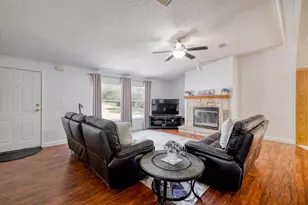 229 Green Mountain Dr, Cedar Creek, TX 78612 - Photo 10