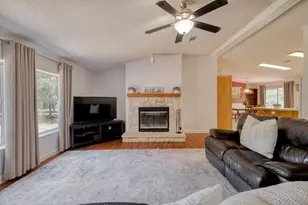 229 Green Mountain Dr, Cedar Creek, TX 78612 - Photo 2