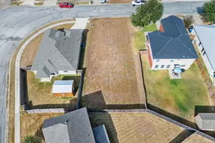 406 Gettysburg Loop, Elgin, TX 78621 - Photo 2