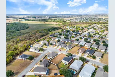 406 Gettysburg Loop, Elgin, TX 78621 - Photo 8