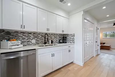4904 Hawk Cove #B, Austin, TX 78745 - Photo 10