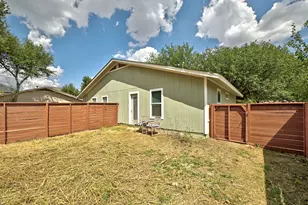 910 Bret Ln, Austin, TX 78721 - Photo 24