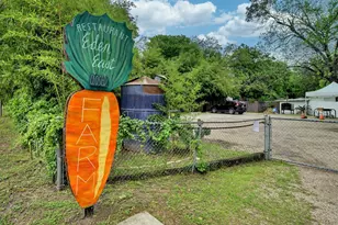 910 Bret Ln, Austin, TX 78721 - Photo 32