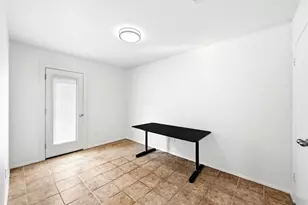 910 Bret Ln, Austin, TX 78721 - Photo 22