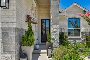972 Leaning Oak Ln, Georgetown, TX 78628 - Photo 2