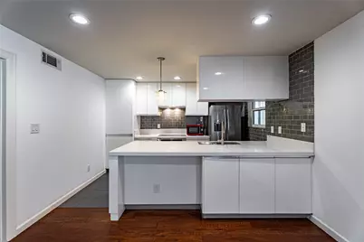 3110 Red River Street #C304, Austin, TX 78705 - Photo 4