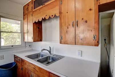 304 Cedar Street, Bastrop, TX 78602 - Photo 16