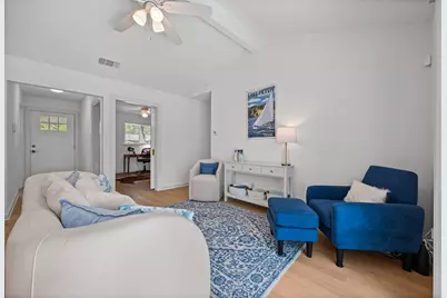 5500 Stuart Circle, Austin, TX 78721 - Photo 2