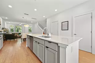814 N Bluff Dr, Austin, TX 78745 - Photo 12